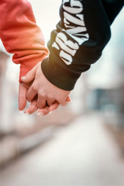 Hand Holding Pictures Download Free Images On Unsplash