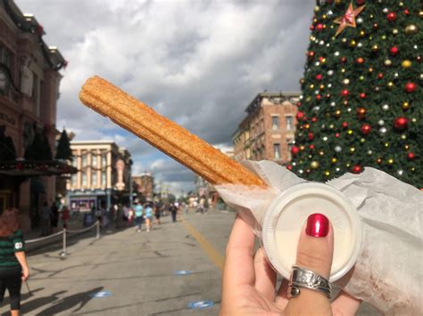 Review Pumpkin Spice Churro With White Chocolate Dip Is Sugar Spice