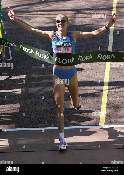World Marathon Record Holder Paula Radcliffe Wins The Womens 25th