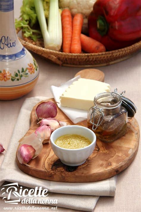 Versare la bagna negli appositi fujot (fornellini di coccio) e accompagnarla con le seguenti verdure: Bagna Cauda | Ricette della Nonna