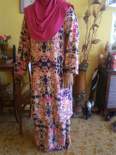 Fesyen baju kebaya kini semakin mendapat tempat di kalangan wanita muda. 4fn1mf-family: Kain Batik Sarong Jadi Baju Kurung.