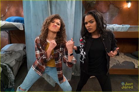 Zendaya And Veronica Dunne Reveal Their Fave Kc Undercover Episodes