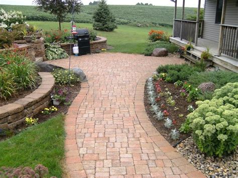 Easy diy walkway idea for your front walkway or back yard! Landscape Construction LLC - Walkways