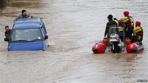 Gloucestershire Flooding Rescues As River Severn Rises Bbc News