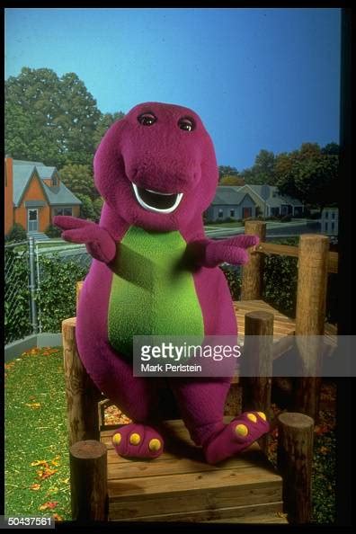 Barney The Purple Dinosaur In Scene Fr Pbs Tv Series Barney