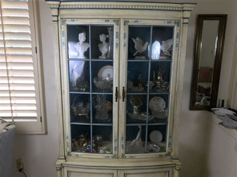 Stunning Blue And White Curio Display Cabinet With Storage