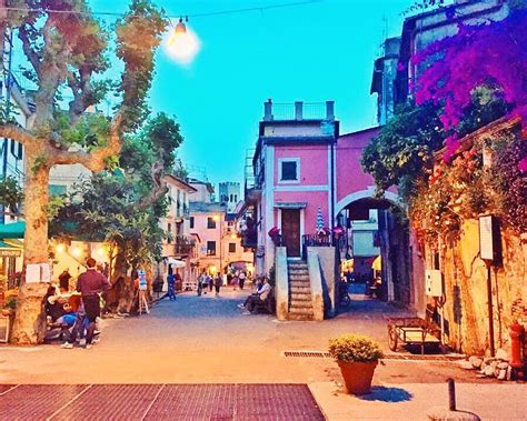 Anchored Abroad Travel Blog On Instagram Pretty Vibes Of Monterosso