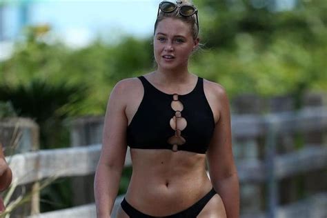 Iskra Lawrence Reveals She Suffered From Body Dysmorphia And Reminds