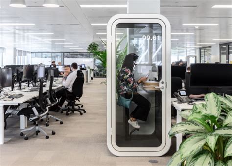 Whatever your opinion on banking excess this office design is actually not one of them, interestingly there is nothing over the top what is clear is the beautiful attention to detail in if you're interested in office design london please dont hesitate to get in touch with us. City of London offices for Macquarie Group - Gold Winner ...