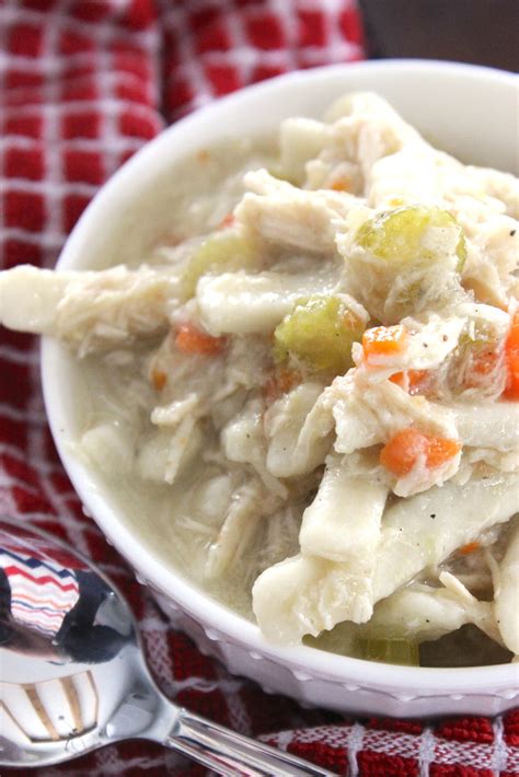 How to make our cream of chicken soup (45 sec): creamy chicken and noodles - Mom's Cravings