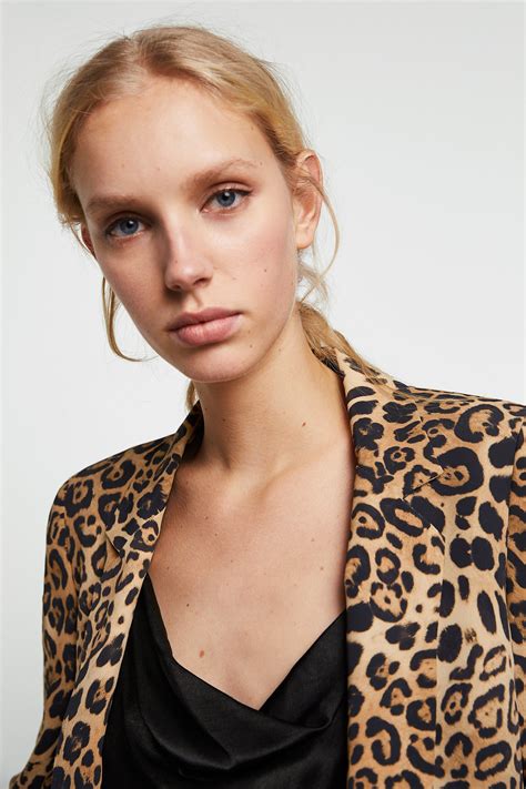 ZARA - NEW COLLECTION - ANIMAL PRINT BLAZER