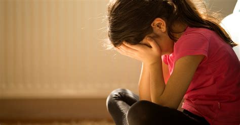 Experts Share 5 Warning Signs Of Mental Illness In Children