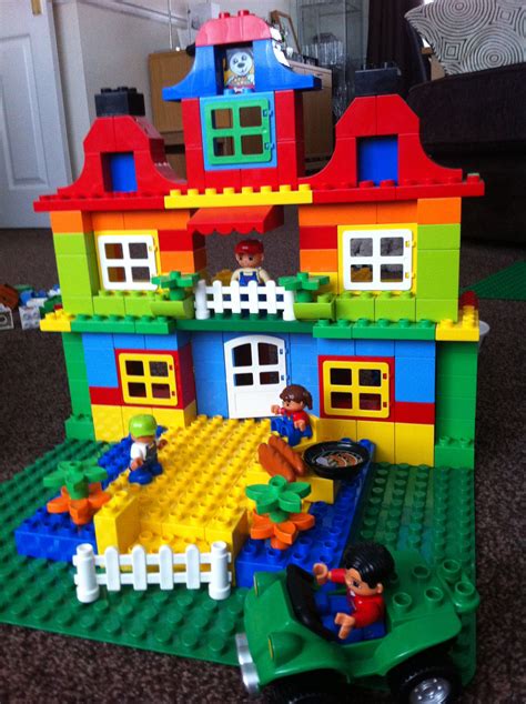 Wir helfen unseren lesern mit einer kaufberatung und. The Duplo Mansion | Lego ideeën, Lego activiteiten, Lego ...