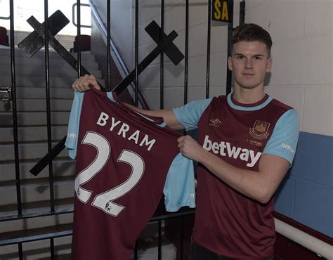 Twitter Reacts To Sam Byram Signing For West Ham Pictures Pics Uk