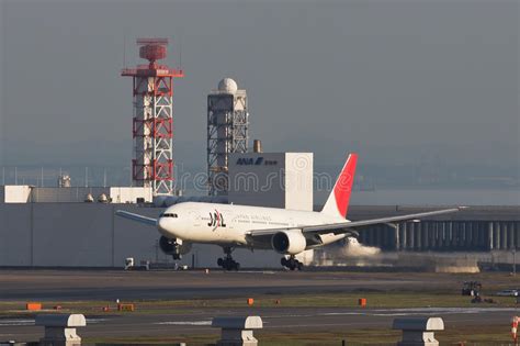 Jal En El Aeropuerto De Haneda Foto De Archivo Editorial Imagen De