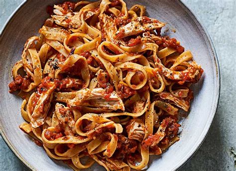 This Chicken Tagliatelle Recipe Is A Great Way To Sneak Vegetables Into