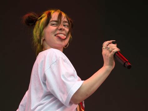Billie Eilish Tank Top Photo Goes Viral As Viewers Sexualize Famed Star