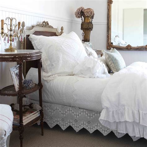How To Create A Cottage Bedroom Cottage Style Decorating