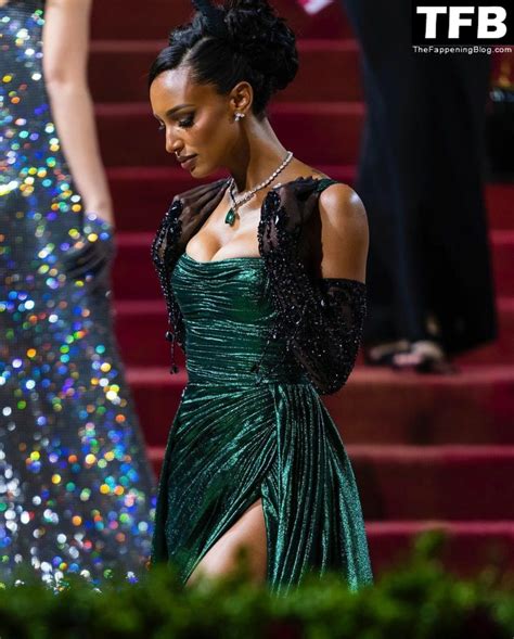 Jasmine Tookes Displays Nice Cleavage At The Met Gala In Nyc