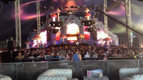 Moska Super You And Me Stage Tomorrowworld 2013 Youtube