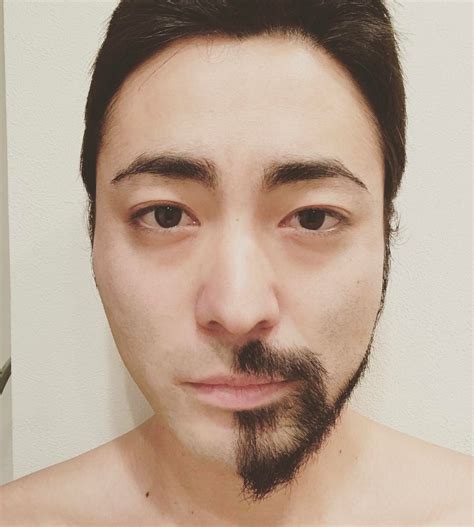 210k 次赞、 1788 条评论 山田孝之 Takayukiyamadaphoto 在 Instagram 发布：“俳優に髭が必要な”道具”であることをわかりやすく解説した比較
