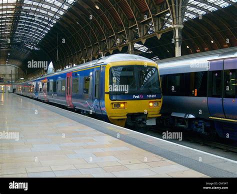 First Great Western Train Paddington Station Hi Res Stock Photography