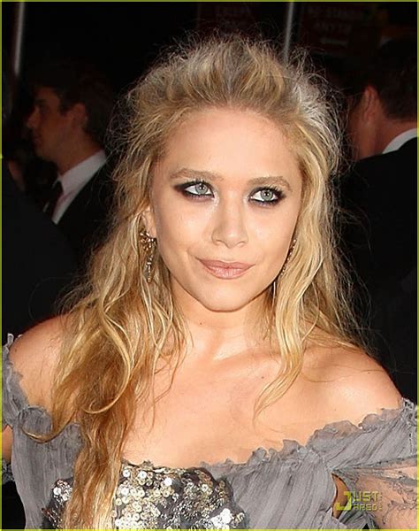 Pictures Maila American Actress Mary Kate Olsen Recent Sexy Pose Photos