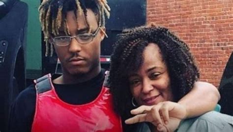 Juice Wrlds Mother Slams Fans For Leaking Music Its A Bit