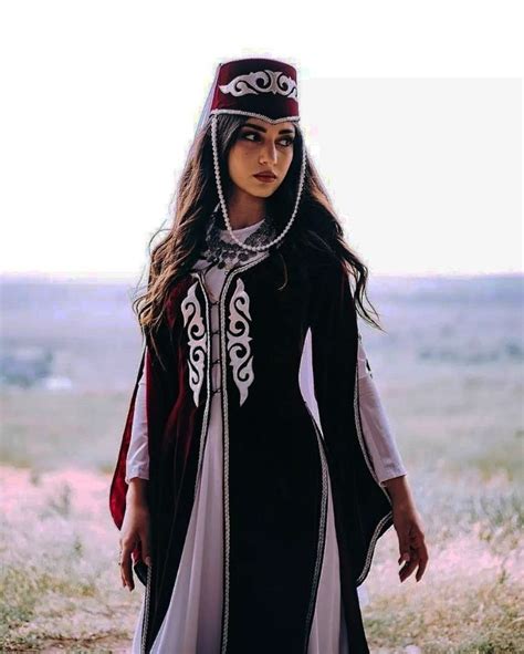 Հայկական աւանդական զարդարանք ու զգեստներ Наряды Традиционные платья Этнические наряды