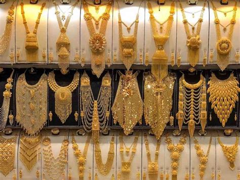Dubai Gold Souk Visit The Gold Shops In Dubai Like A Pro In Dubai Gold Jewelry Gold