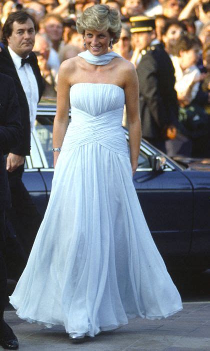 Princess Diana S Most Memorable Evening Looks Hello Canada Princess Diana Fashion Princess