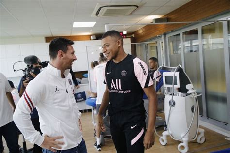 Exit Lionel Messi Enter Kylian Mbappe Daily Active