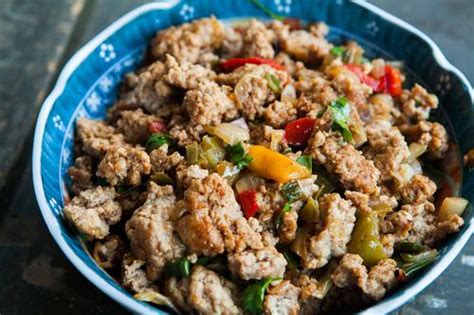 Add the black beans, bread crumbs, egg, skim milk, ketchup, onion, and 1/2 cup cheddar cheese to the turkey, mixing with a spoon until well combined. 3 Best Recipes and Tips on Cooking Delicious Ground Turkey ...