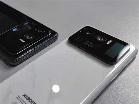 The giant camera bump makes the phone unwieldy, and not only does the rear display not bring any important features, we also found it got in the way frequently. Xiaomi Mi 11 Ultra : une vidéo de prise en main montre l ...