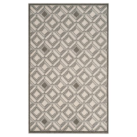 Nuloom designs a variety of area rugs andnuloom designs a variety of area rugs and runners ideal for anywhere inside your home including living rooms, bedrooms and dining rooms. Ivory/Light Gray Geometric Loomed Area Rug 5'X8 ...