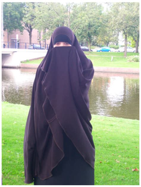 Hijab Vs Burka Justkartit Women S Diamond Lycra Abaya Burqa With Attached Chiffon Jacket And