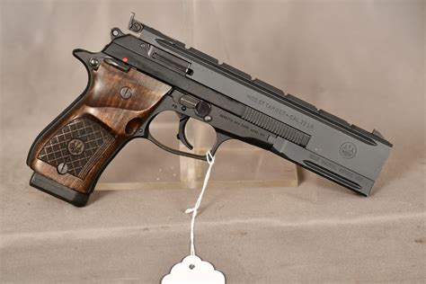 Beretta 87 Target 22 Cal Auto Pistol Blue 6 Barrel 4 Mags 2