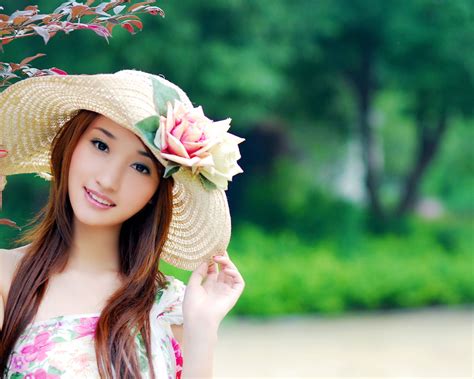 Cute Girl With Sweet Style Wallpaper Lovely Girl In Colorful Garden