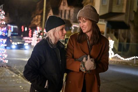 Review Kristen Stewart Is Terrific In Happiest Season A Lesbian
