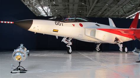 Japans First Stealth Fighter Unveiled Cnn Video