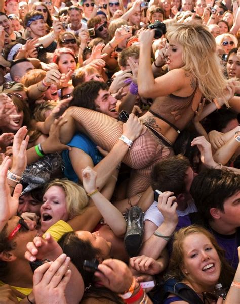 Penetrated While Crowd Surfing Mega Porn Pics