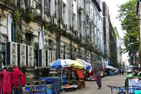 Yangon Street Foto And Bild World Myanmar Burma Bilder Auf