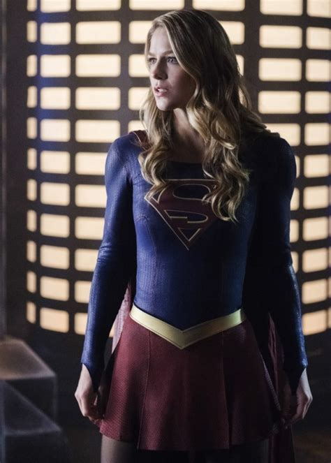 Possible Supergirl Movie Is In The Works For Warner Bros Glitter
