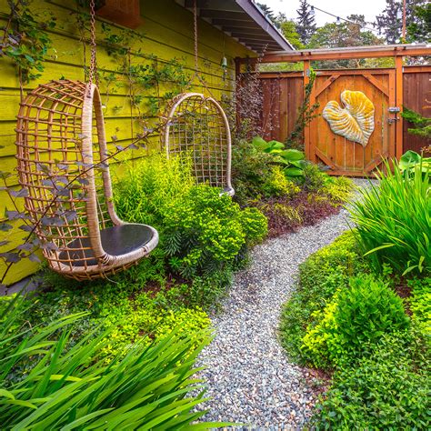 To landscape a narrow front yard. How to Design a Vibrantly Colorful Garden - Sunset Magazine