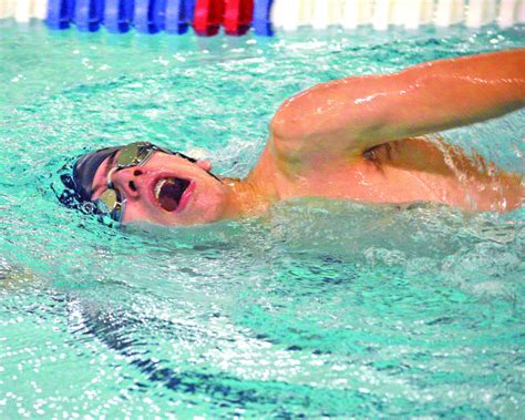 Boys Swimming Ehs Rolls To Dual Meet Win The Edwardsville Intelligencer
