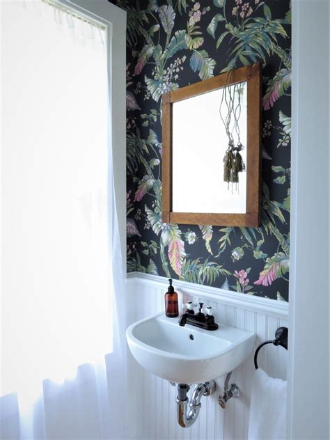 How To Transform A Tiny Bathroom Into An Unforgettable Space With Bold