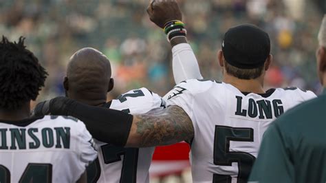 Nfl Players Remind World That Eagles Didnt Actually Kneel During The Anthem Last Season For