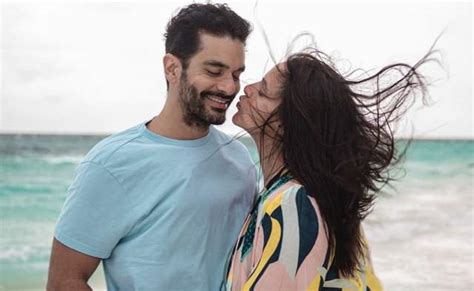 Neha Dhupia Sends A Flying Kiss To Angad With Their Latest Mushy Pictures From The Maldives Vacay