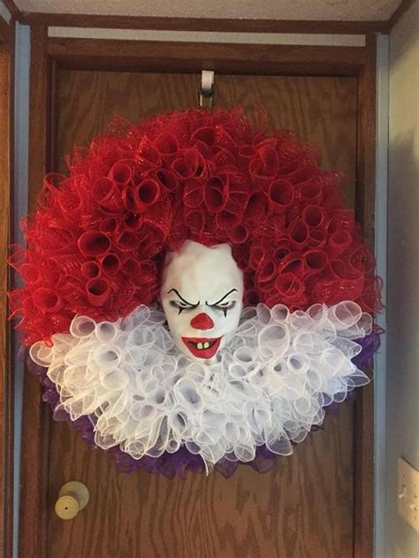 √ How To Make A Pennywise Halloween Wreath Anns Blog
