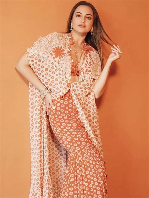 Sonakshi Sinha Is A Boho Queen In A Toasted Orange And Sand Butti Print Co Ord Set Toiphotogallery